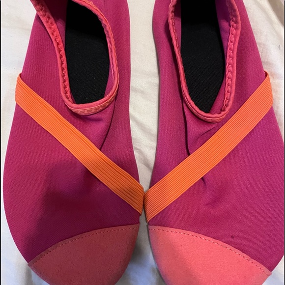 Fit Kicks Foldable Flat Flexible
Sock Shoes, Fuchsia Orange in medium - Picture 1 of 4